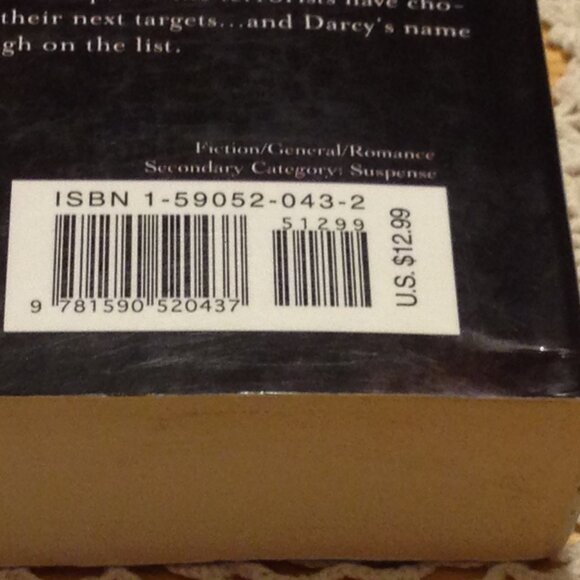 3 for $10 book sale! CIA, Romantic Suspense,  Dee Henderson, True Honor - Picture 5 of 7